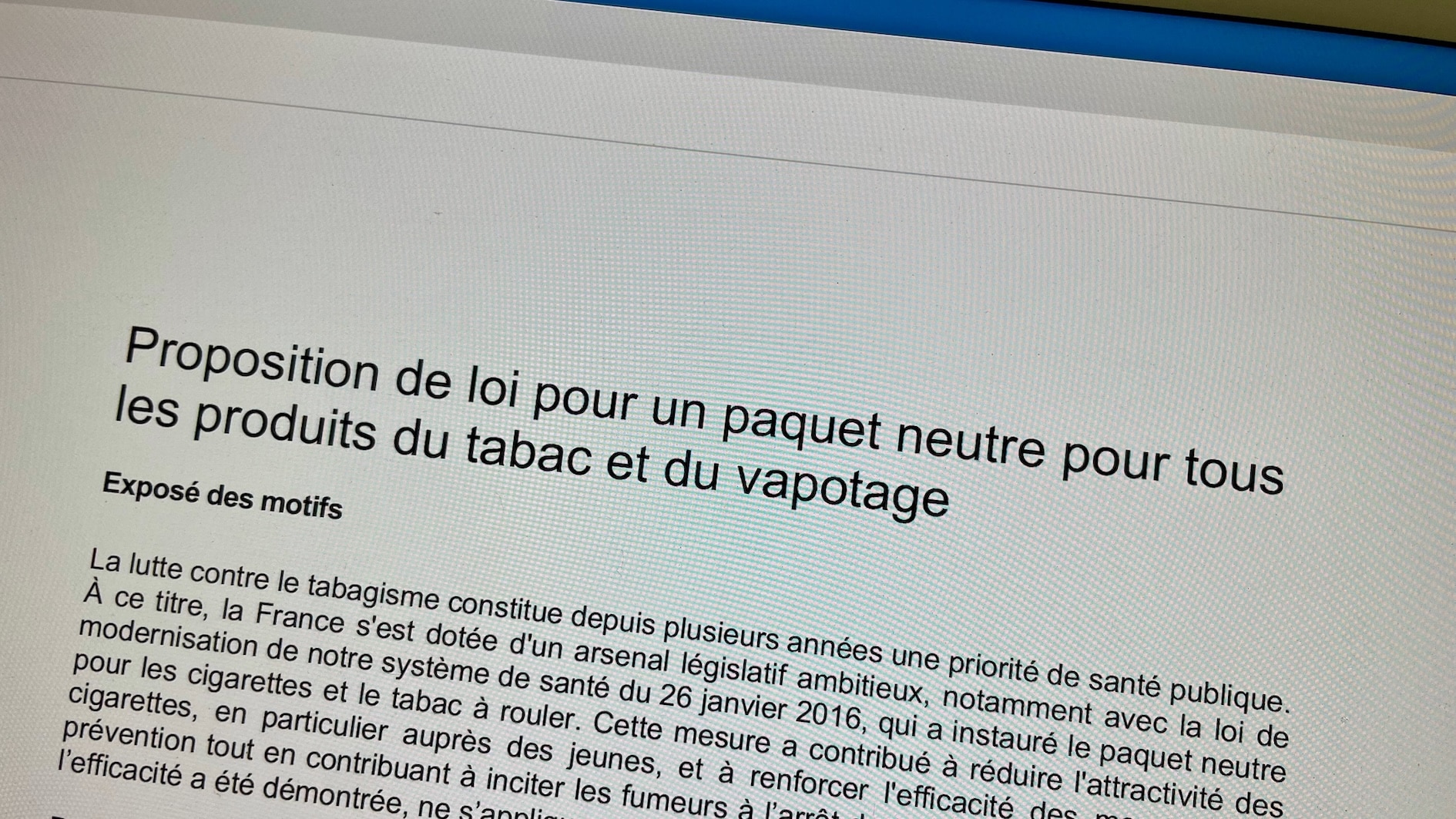 Une proposition de loi veut étendre le « paquet neutre » aux cigares —  Cigars-connect